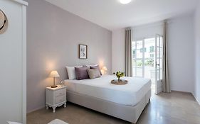 Nisea Apartments