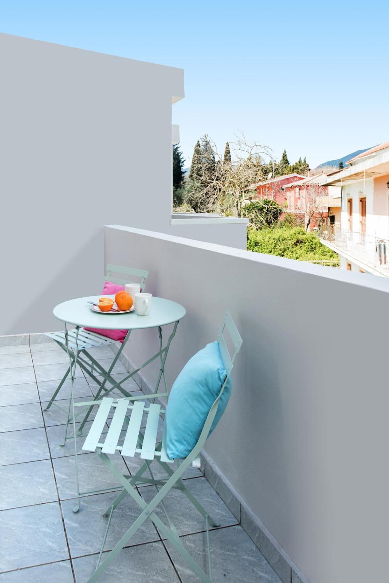 Nisea Apartments Ipsos Exterior photo